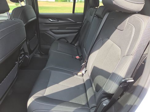 New 2026 Jeep Grand Cherokee Laredo X AWD/4WD image 9