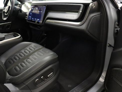 Used 2023 Rivian R1S Adventure image 27