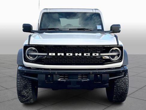 Used 2024 Ford Bronco Wildtrak image 3