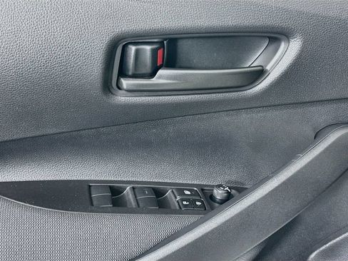 Used 2025 Toyota Corolla LE FWD image 18