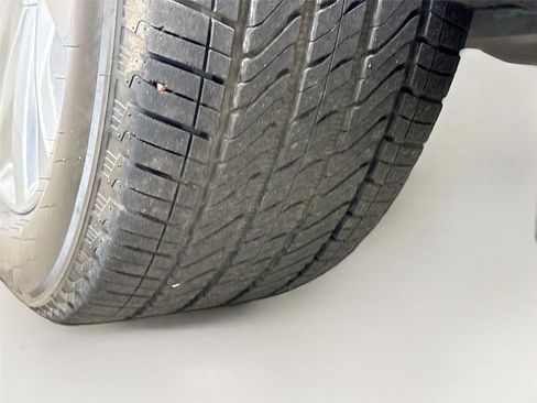 Used 2024 Cadillac Escalade ESV Premium Luxury image 37