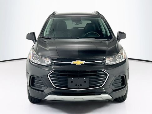 Used 2022 Chevrolet Trax LT w/ LT Convenience Package AWD/4WD image 2