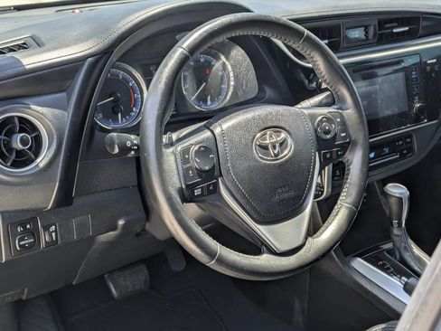 Used 2017 Toyota Corolla SE FWD image 12
