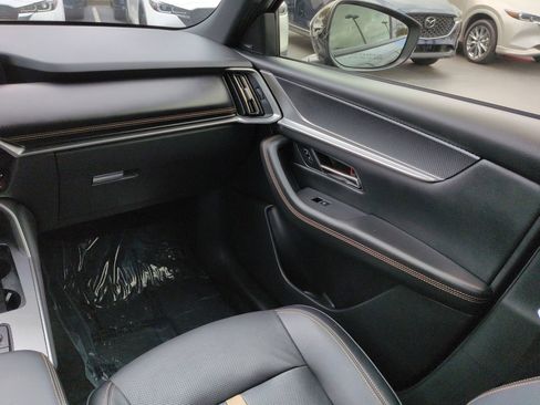 Certified 2025 MAZDA CX-70 3.3 Turbo w/ Premium Plus Pkg image 17