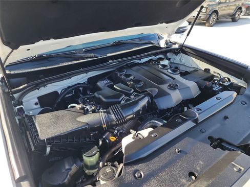 Used 2016 Toyota 4Runner Limited image 11