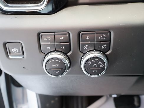 New 2025 GMC Sierra 2500 Denali w/ Denali Reserve Package image 13