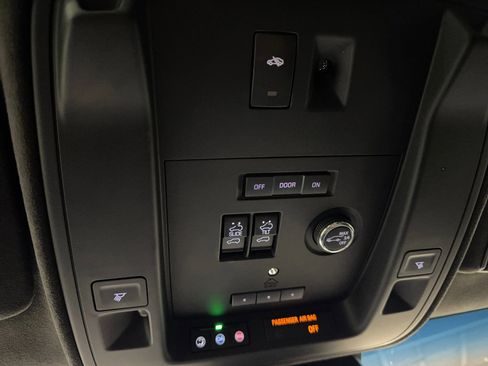 Used 2019 Cadillac Escalade Platinum image 35