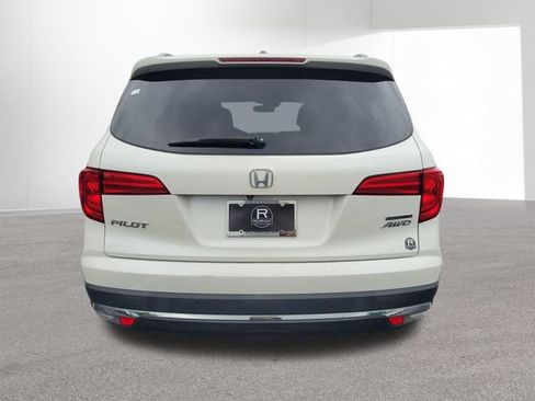 Used 2018 Honda Pilot Touring image 17