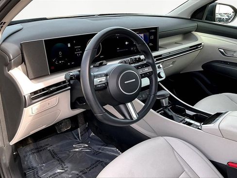 Used 2025 Hyundai Tucson SEL image 14