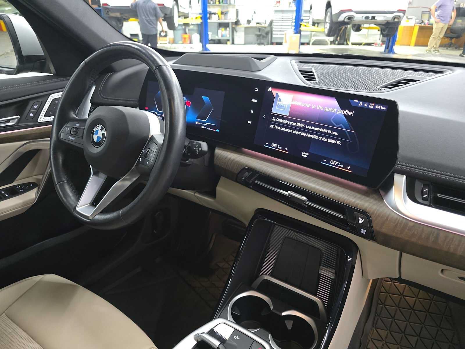 Used 2023 BMW X1 xDrive28i w/ Premium Package AWD/4WD image 11