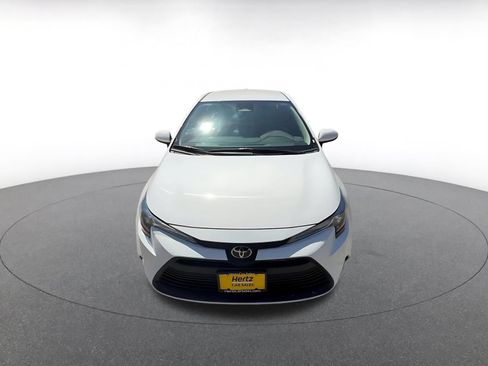 Used 2025 Toyota Corolla LE FWD image 4