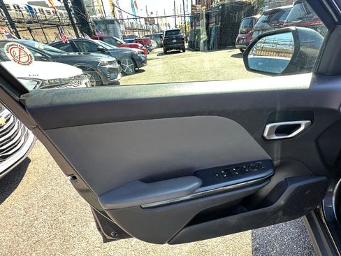 Used 2025 Kia K4 FWD image 19