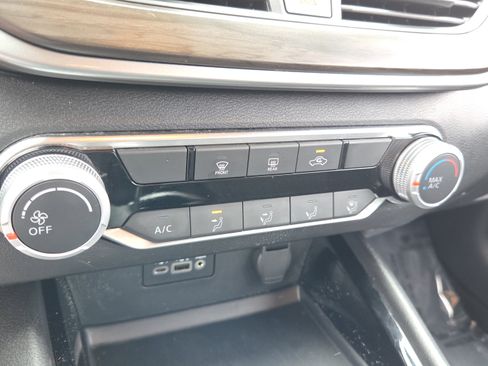 Used 2024 Nissan Altima 2.5 SV image 18