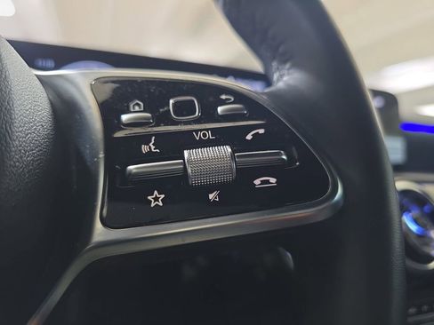 Used 2023 Mercedes-Benz CLA 250 4MATIC image 21