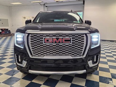 Used 2023 GMC Yukon XL Denali w/ Denali Reserve Package AWD/4WD image 2