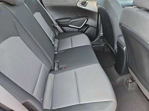 Used 2022 Kia Soul LX image 21