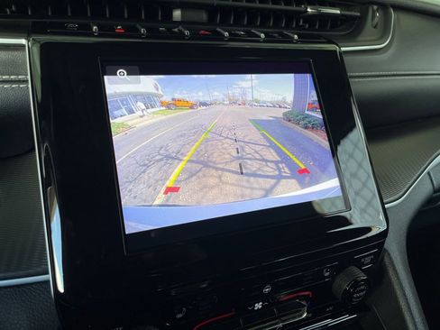 Used 2024 Jeep Grand Cherokee L Laredo image 31