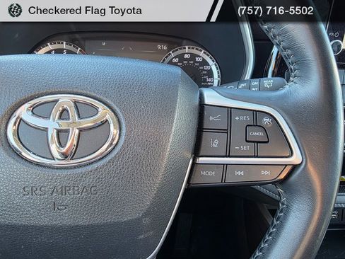 Used 2023 Toyota Highlander XLE image 15