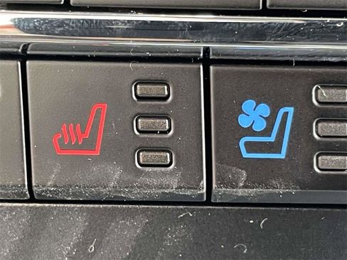 New 2026 Ford F250 Lariat w/ Black Appearance Package image 19