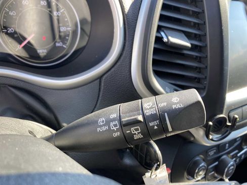 Used 2014 Jeep Cherokee Latitude image 23