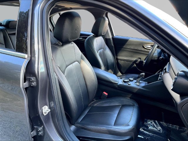 Used 2019 Alfa Romeo Giulia Ti AWD/4WD image 30