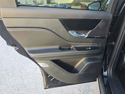 New 2026 Lincoln Corsair Premiere image 9