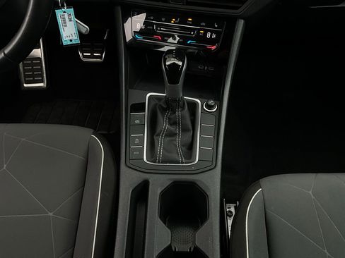 Used 2025 Volkswagen Jetta Sport image 13