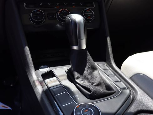 Used 2019 Volkswagen Tiguan SE w/ Panoramic Sunroof Package AWD/4WD image 51