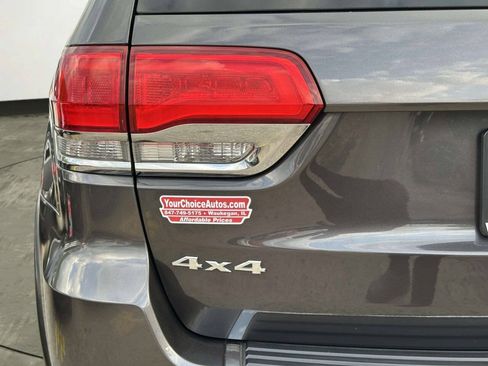 Used 2018 Jeep Grand Cherokee Overland AWD/4WD image 23