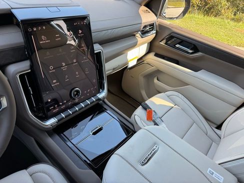 New 2026 GMC Yukon XL Denali w/ Advanced Technology Package image 30