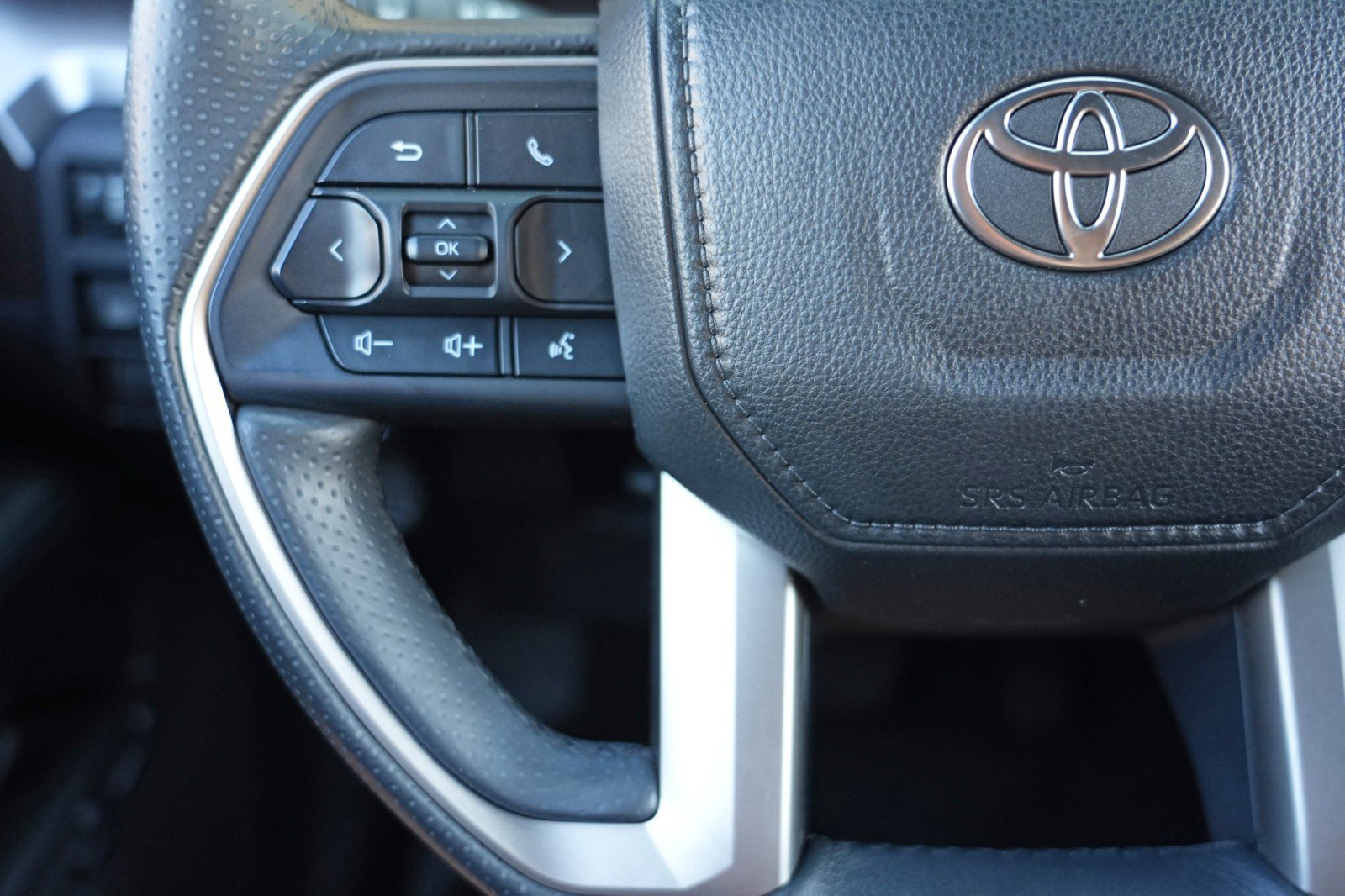 Used 2025 Toyota 4Runner SR5 RWD image 19