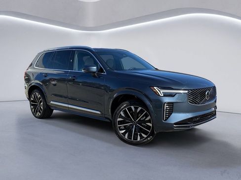 New 2026 Volvo XC90 B6 Plus image 2
