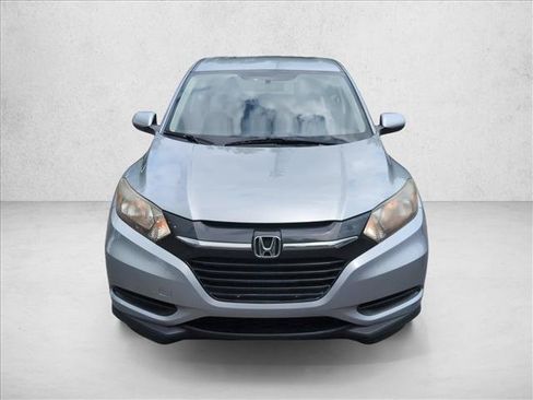 Used 2017 Honda HR-V LX image 2