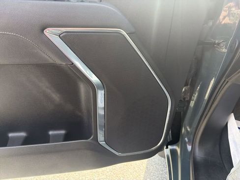 Used 2025 Chevrolet Silverado 1500 LT AWD/4WD image 25