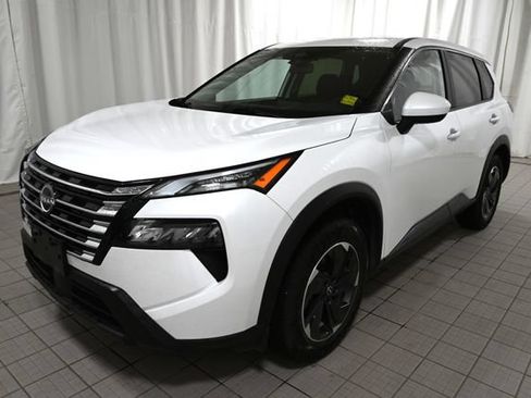 Used 2025 Nissan Rogue SV AWD/4WD image 18