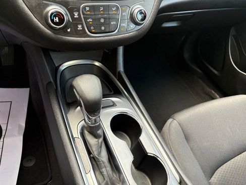 Used 2022 Chevrolet Malibu LT FWD image 29