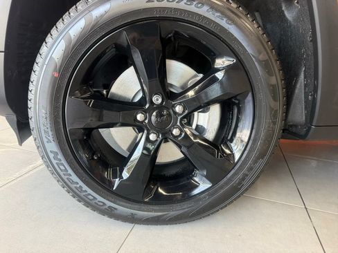 New 2026 Jeep Grand Cherokee L Limited AWD/4WD image 9