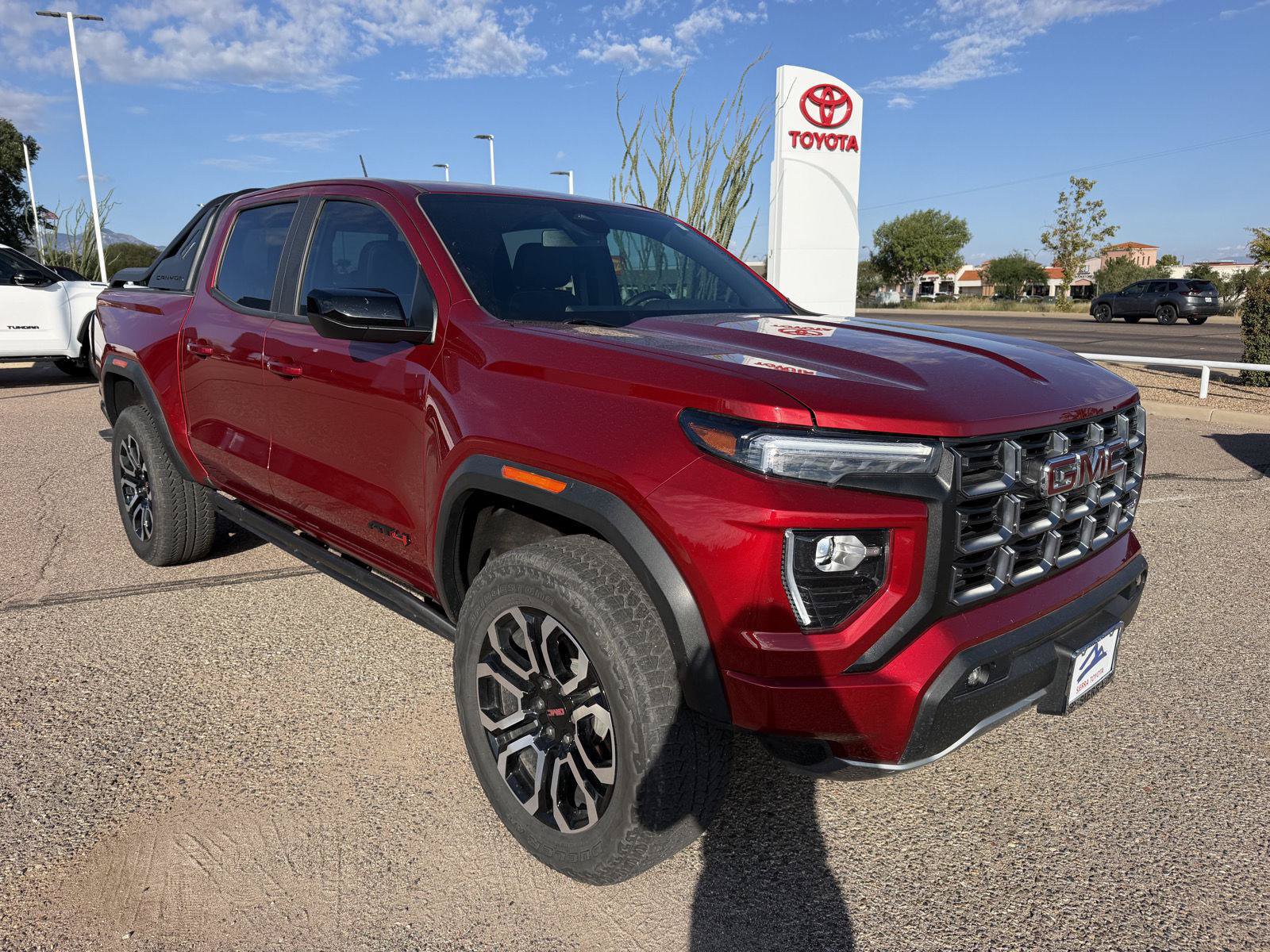 Used 2025 GMC Canyon AT4 w/ Nightfall Edition AWD/4WD image 8