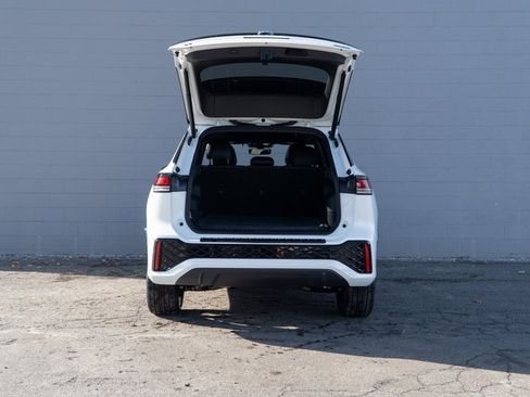 New 2026 Volkswagen Tiguan SE R-Line image 6