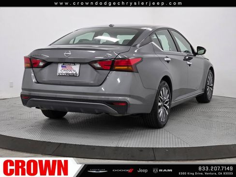 Used 2024 Nissan Altima 2.5 SV FWD image 7