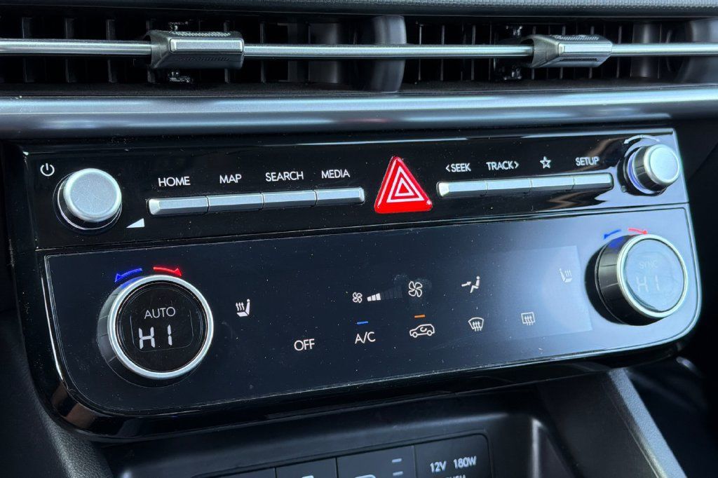Certified 2025 Hyundai Tucson SEL AWD/4WD image 17