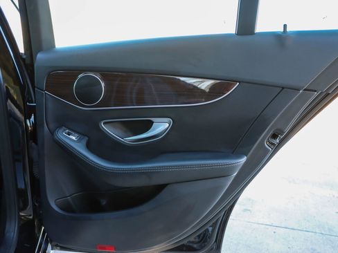 Used 2018 Mercedes-Benz C 300 4MATIC Sedan image 13