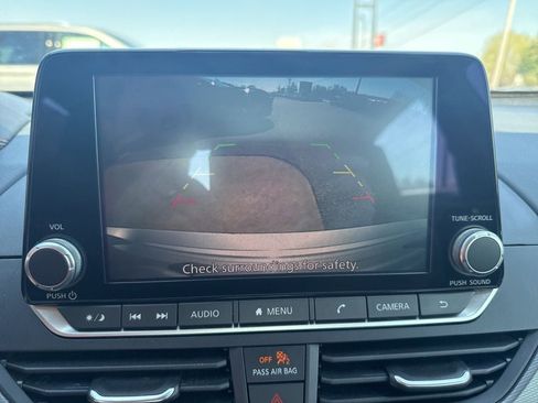 Used 2024 Nissan Altima 2.5 SR FWD image 24