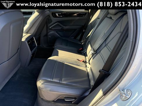 Used 2021 Porsche Cayenne E-Hybrid AWD/4WD image 13