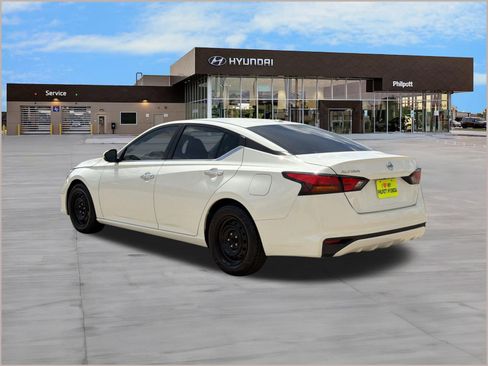 Used 2019 Nissan Altima 2.5 S image 3