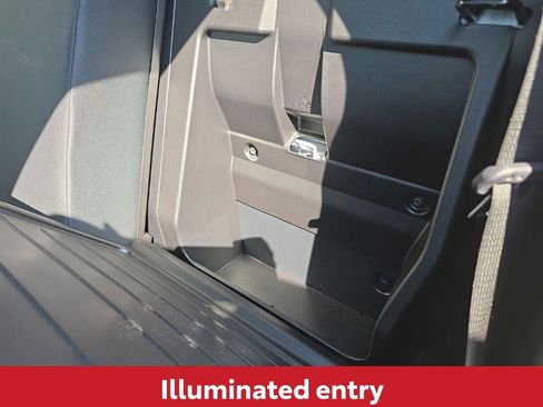 Used 2021 Toyota Tacoma TRD Sport image 16