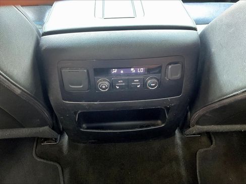 Used 2018 GMC Yukon SLT AWD/4WD image 10