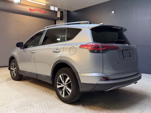 Used 2017 Toyota RAV4 XLE FWD image 3