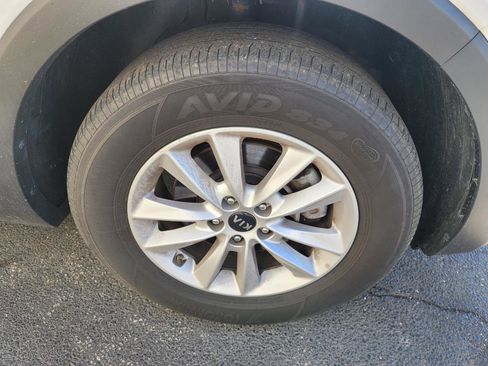 Used 2019 Kia Sorento AWD image 38