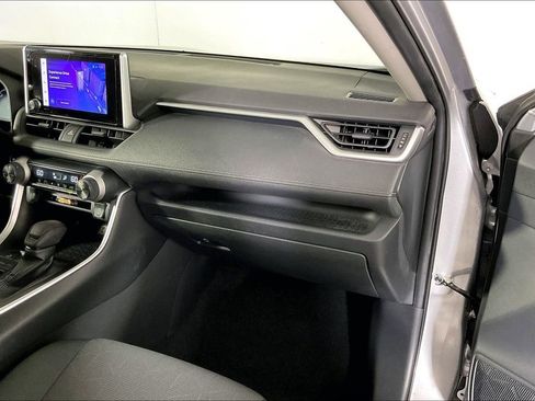 Used 2024 Toyota RAV4 XLE image 16